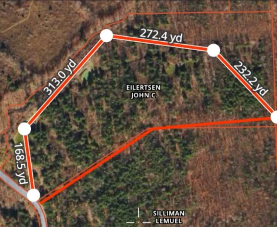 Right of way is red line on left.