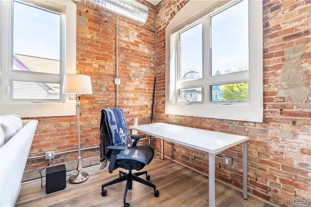 340 Bird Avenue 202, Buffalo, New York 14213, Buffalo, New York 14213, 2 Bedrooms Bedrooms, 5 Rooms Rooms,2 BathroomsBathrooms,Residential Lease,For Rent,340 Bird Avenue 202, Buffalo, New York 14213,B1586350