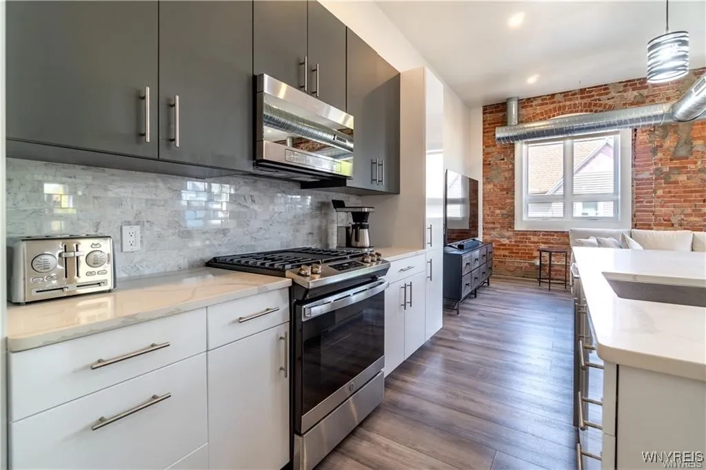 340 Bird Avenue 202, Buffalo, New York 14213, Buffalo, New York 14213, 2 Bedrooms Bedrooms, 5 Rooms Rooms,2 BathroomsBathrooms,Residential Lease,For Rent,340 Bird Avenue 202, Buffalo, New York 14213,B1586350