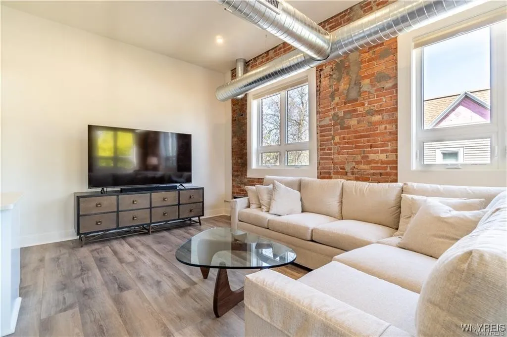340 Bird Avenue 202, Buffalo, New York 14213, Buffalo, New York 14213, 2 Bedrooms Bedrooms, 5 Rooms Rooms,2 BathroomsBathrooms,Residential Lease,For Rent,340 Bird Avenue 202, Buffalo, New York 14213,B1586350