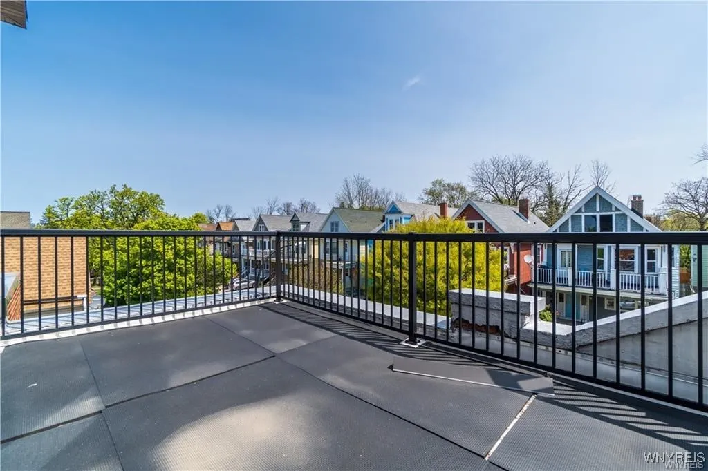 340 Bird Avenue 202, Buffalo, New York 14213, Buffalo, New York 14213, 2 Bedrooms Bedrooms, 5 Rooms Rooms,2 BathroomsBathrooms,Residential Lease,For Rent,340 Bird Avenue 202, Buffalo, New York 14213,B1586350