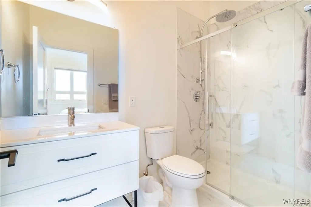 340 Bird Avenue 202, Buffalo, New York 14213, Buffalo, New York 14213, 2 Bedrooms Bedrooms, 5 Rooms Rooms,2 BathroomsBathrooms,Residential Lease,For Rent,340 Bird Avenue 202, Buffalo, New York 14213,B1586350