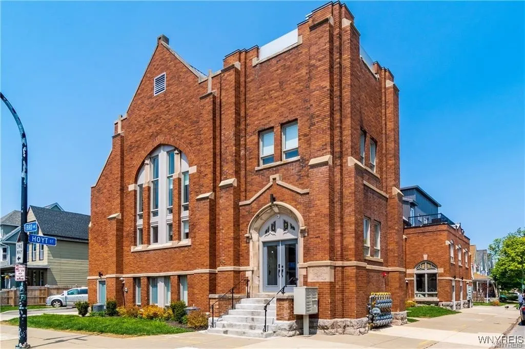 340 Bird Avenue 202, Buffalo, New York 14213, Buffalo, New York 14213, 2 Bedrooms Bedrooms, 5 Rooms Rooms,2 BathroomsBathrooms,Residential Lease,For Rent,340 Bird Avenue 202, Buffalo, New York 14213,B1586350