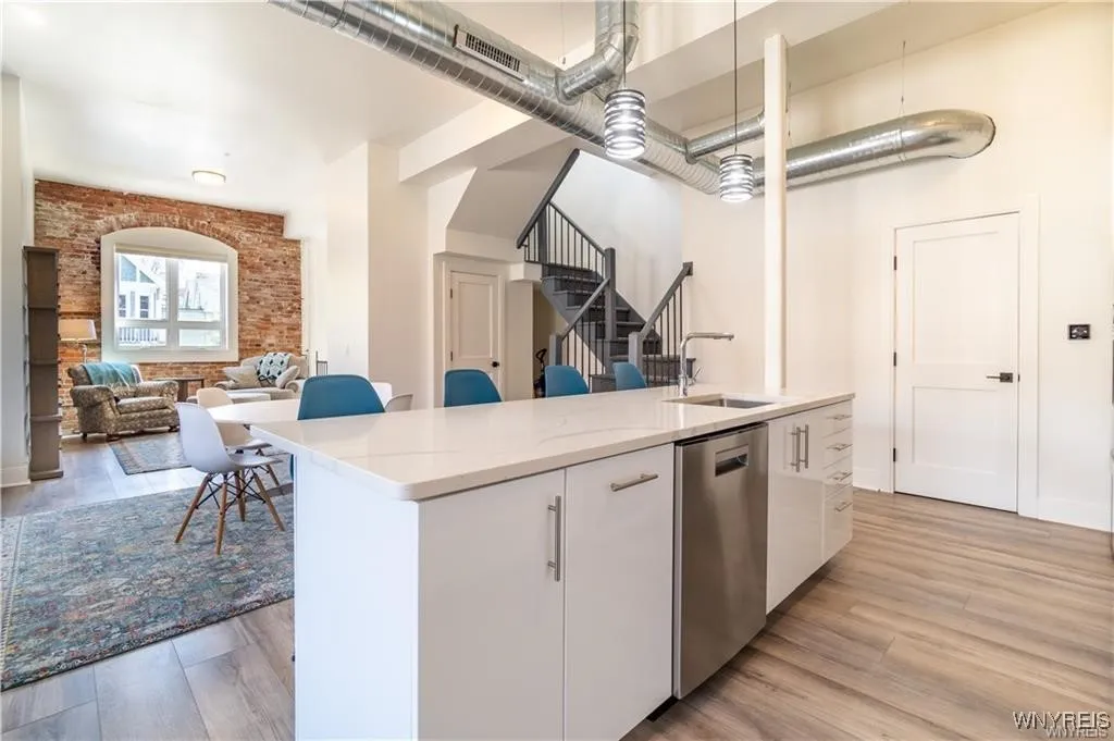 340 Bird Avenue 202, Buffalo, New York 14213, Buffalo, New York 14213, 2 Bedrooms Bedrooms, 5 Rooms Rooms,2 BathroomsBathrooms,Residential Lease,For Rent,340 Bird Avenue 202, Buffalo, New York 14213,B1586350