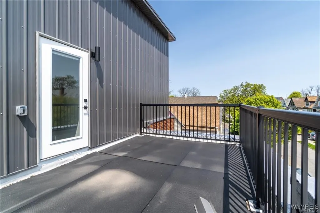 340 Bird Avenue 202, Buffalo, New York 14213, Buffalo, New York 14213, 2 Bedrooms Bedrooms, 5 Rooms Rooms,2 BathroomsBathrooms,Residential Lease,For Rent,340 Bird Avenue 202, Buffalo, New York 14213,B1586350