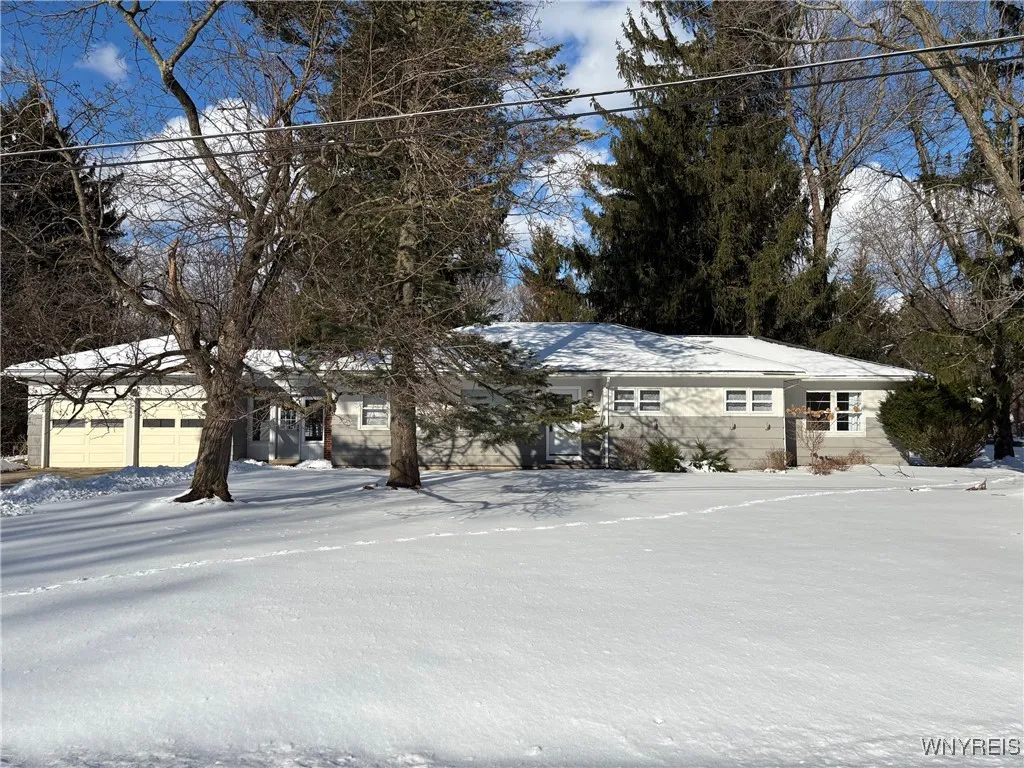 10680 Boyd Drive, Clarence, New York 14031, Clarence, New York 14031, 3 Bedrooms Bedrooms, 6 Rooms Rooms,2 BathroomsBathrooms,Residential,Closed,10680 Boyd Drive, Clarence, New York 14031,0,B1586093