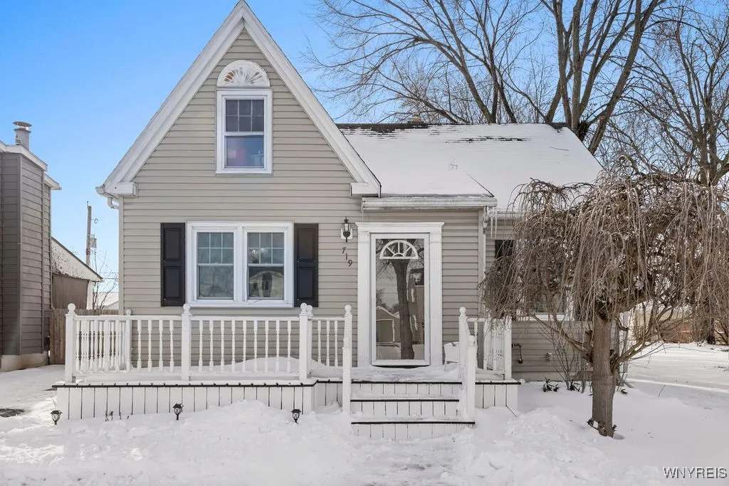 719 Moore Avenue, Tonawanda-town, New York 14223, Tonawanda, New York 14223, 3 Bedrooms Bedrooms, 6 Rooms Rooms,1 BathroomBathrooms,Residential,Closed,719 Moore Avenue, Tonawanda-town, New York 14223,0,B1586474