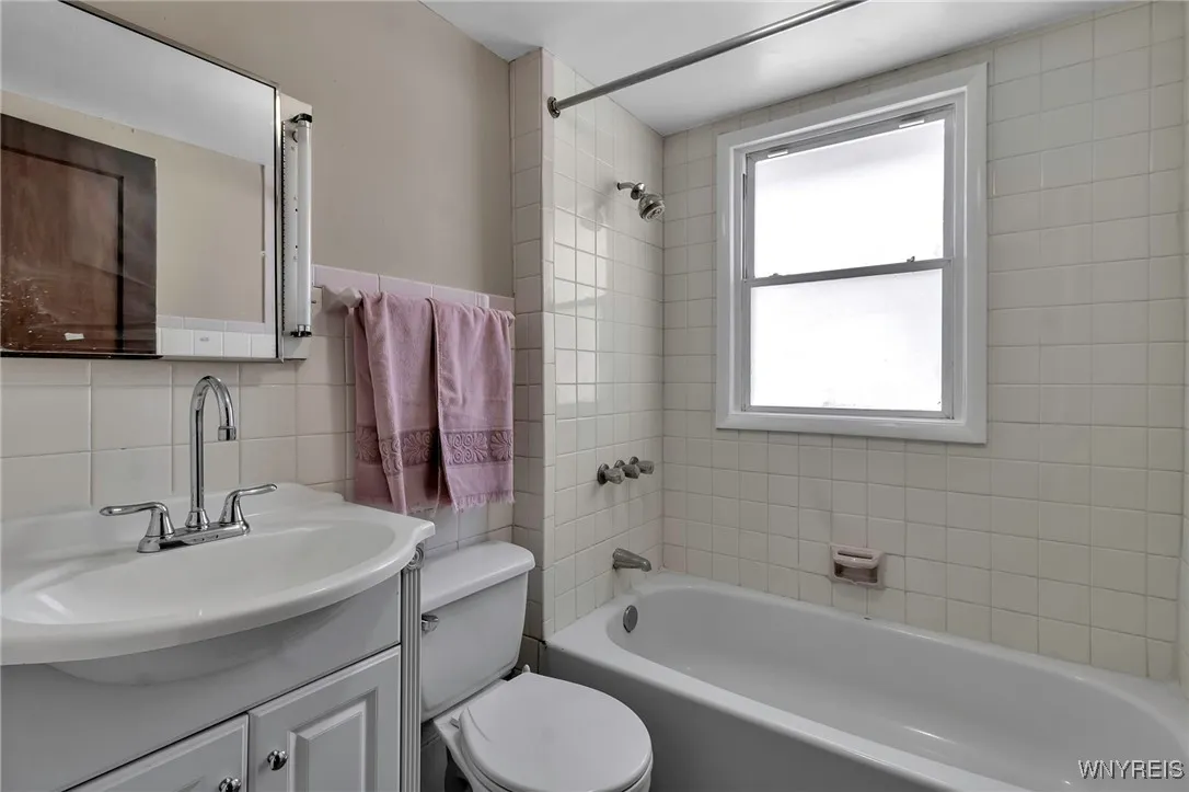 91 Marjorie Drive, Tonawanda-town, New York 14223, Tonawanda, New York 14223, 4 Bedrooms Bedrooms, ,2 BathroomsBathrooms,Residential,Closed,91 Marjorie Drive, Tonawanda-town, New York 14223,0,B1586174