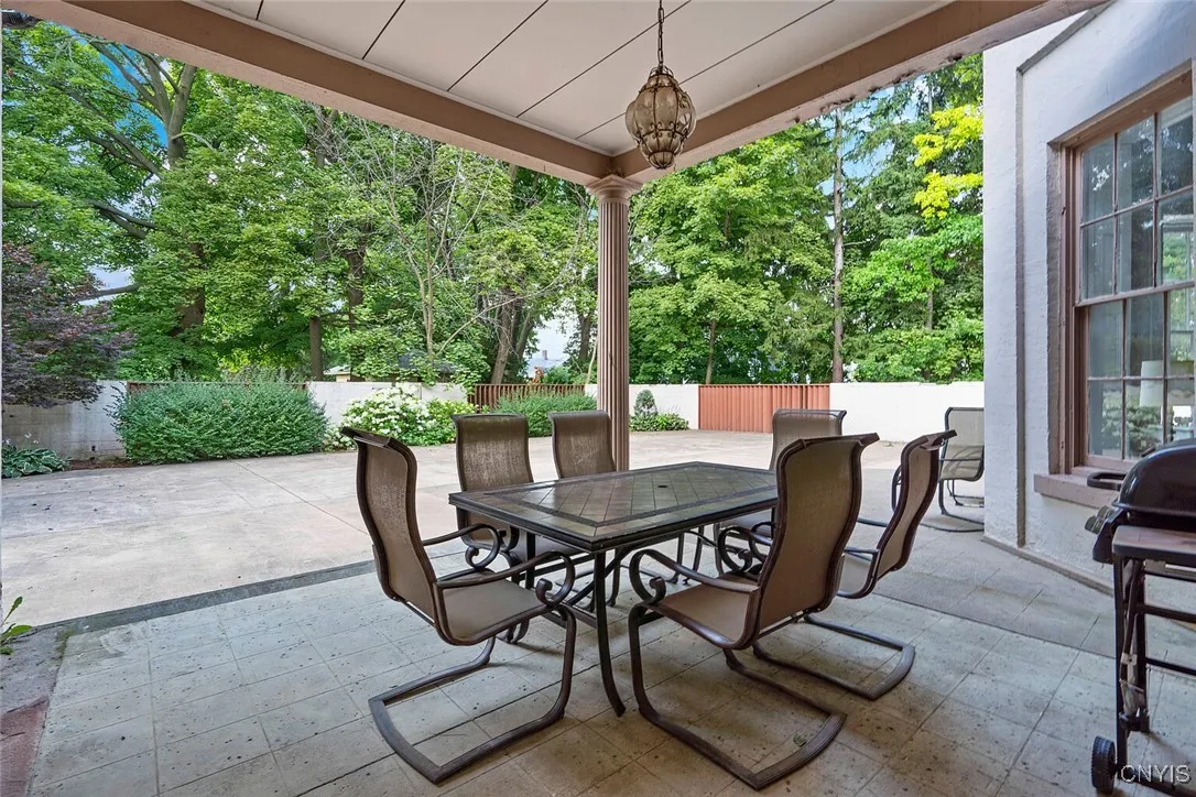 213 Highland Avenue, Syracuse, New York 13203, Syracuse, New York 13203, 12 Bedrooms Bedrooms, 23 Rooms Rooms,5 BathroomsBathrooms,Residential,Closed,213 Highland Avenue, Syracuse, New York 13203,S1585277