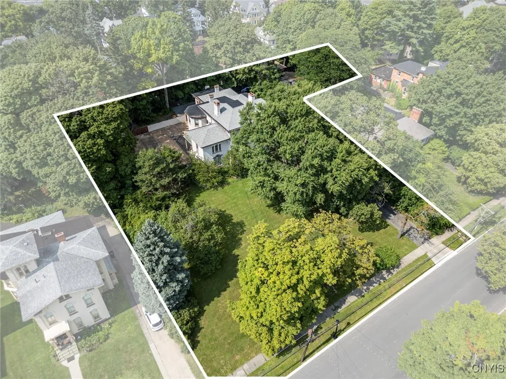 213 Highland Avenue, Syracuse, New York 13203, Syracuse, New York 13203, 12 Bedrooms Bedrooms, 23 Rooms Rooms,5 BathroomsBathrooms,Residential,Closed,213 Highland Avenue, Syracuse, New York 13203,S1585277