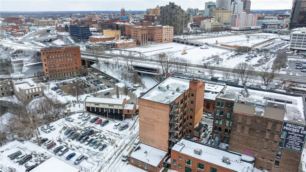 64 Commercial Street 303, Rochester, New York 1461, Rochester, New York 14614, 2 Rooms Rooms,1 BathroomBathrooms,Residential Lease,Closed,64 Commercial Street 303, Rochester, New York 1461,0,R1586417