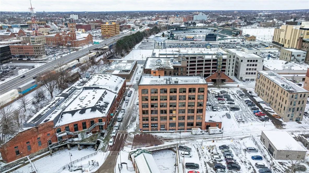 64 Commercial Street 303, Rochester, New York 1461, Rochester, New York 14614, 2 Rooms Rooms,1 BathroomBathrooms,Residential Lease,Closed,64 Commercial Street 303, Rochester, New York 1461,0,R1586417