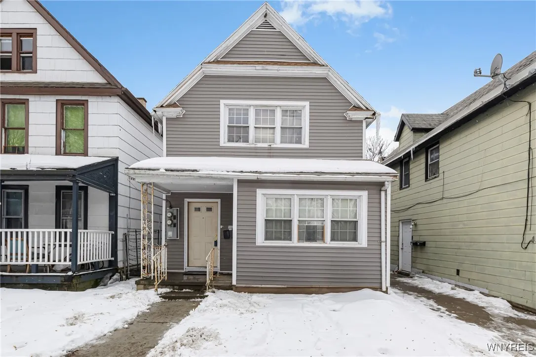 2112 Niagara Street, Buffalo, New York 14207, Buffalo, New York 14207, 5 Bedrooms Bedrooms, ,2 BathroomsBathrooms,Residential,Closed,2112 Niagara Street, Buffalo, New York 14207,0,B1586429