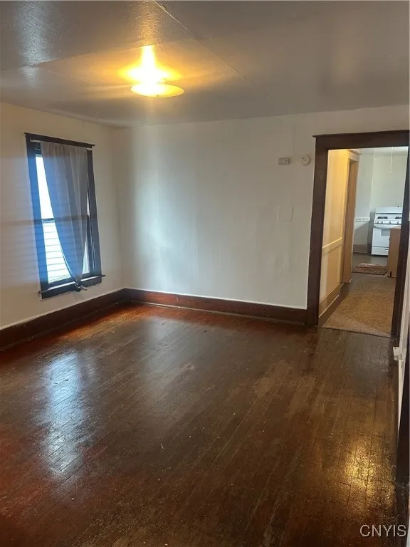 2023 Lodi Street, Syracuse, New York 13208, Syracuse, New York 13208, 6 Bedrooms Bedrooms, ,2 BathroomsBathrooms,Residential,Closed,2023 Lodi Street, Syracuse, New York 13208,0,S1586738