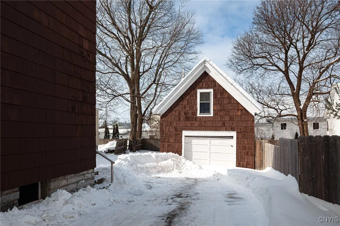 112 South Pleasant Street, Watertown City, New Yor, Watertown City, New York 13601, 4 Bedrooms Bedrooms, ,2 BathroomsBathrooms,Residential,Closed,112 South Pleasant Street, Watertown City, New Yor,0,S1586675