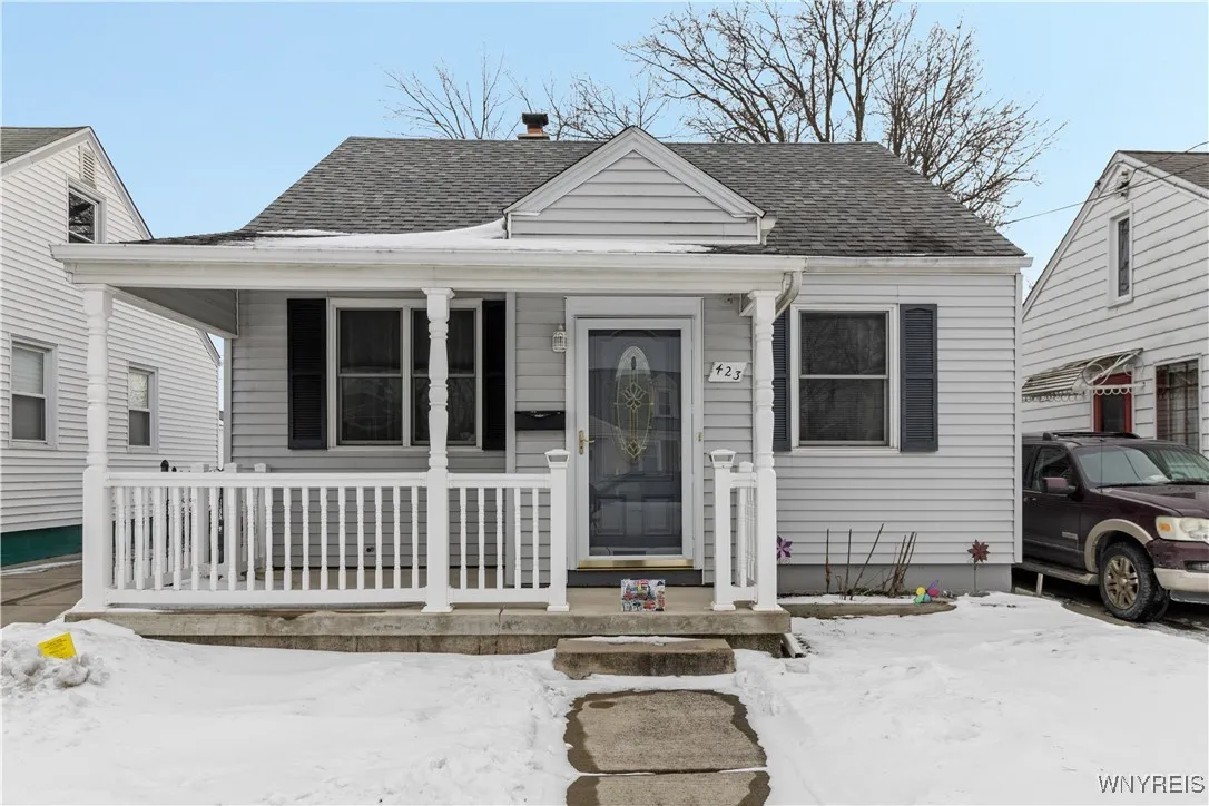 423 Roesch Avenue, Buffalo, New York 14207, Buffalo, New York 14207, 4 Bedrooms Bedrooms, 7 Rooms Rooms,1 BathroomBathrooms,Residential,Closed,423 Roesch Avenue, Buffalo, New York 14207,0,B1586740