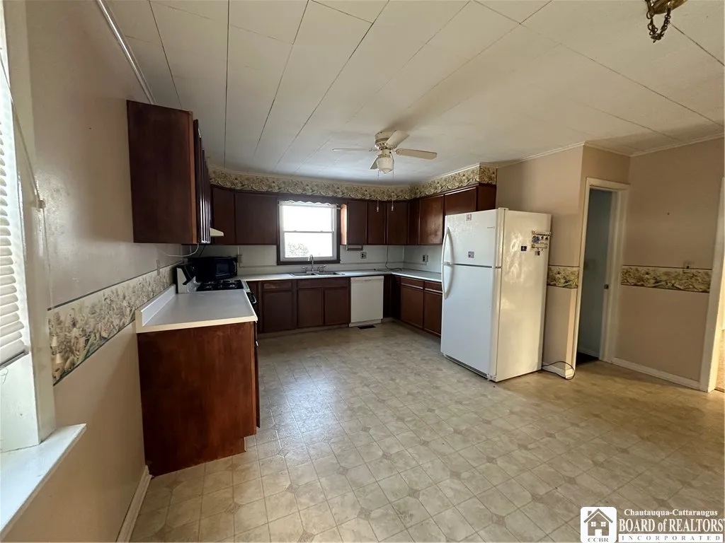 34 West Avenue, Hornellsville, New York 14807, Hornellsville, New York 14807, 4 Bedrooms Bedrooms, 8 Rooms Rooms,2 BathroomsBathrooms,Residential,Closed,34 West Avenue, Hornellsville, New York 14807,0,R1585240