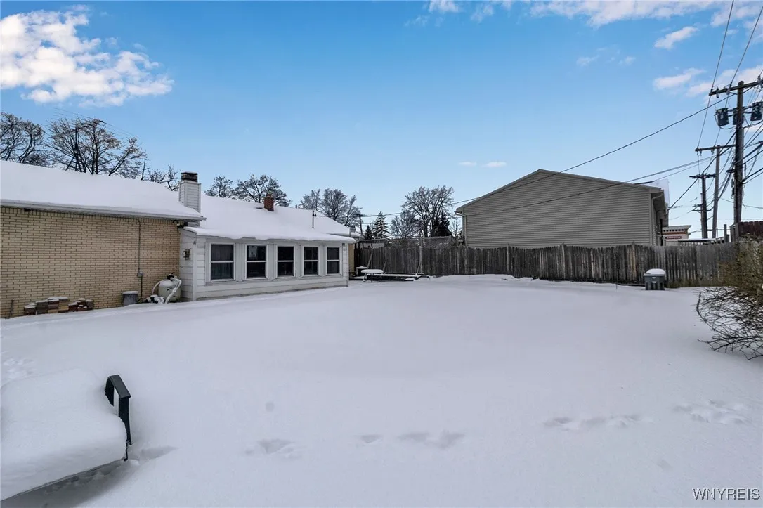 116 Glencove Road, Tonawanda-town, New York 14223, Tonawanda, New York 14223, 3 Bedrooms Bedrooms, 6 Rooms Rooms,1 BathroomBathrooms,Residential,Closed,116 Glencove Road, Tonawanda-town, New York 14223,0,B1586444
