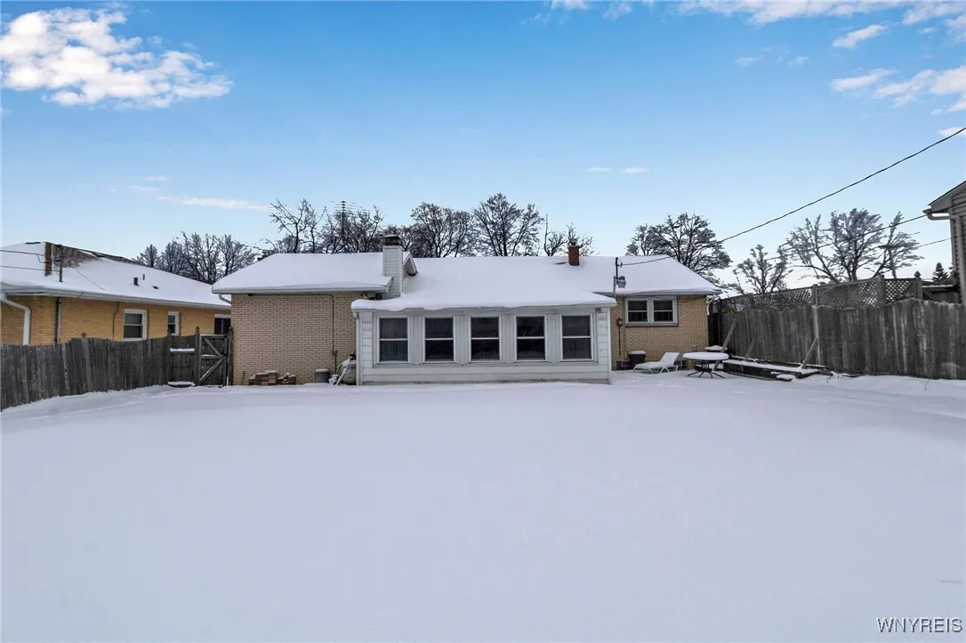 116 Glencove Road, Tonawanda-town, New York 14223, Tonawanda, New York 14223, 3 Bedrooms Bedrooms, 6 Rooms Rooms,1 BathroomBathrooms,Residential,Closed,116 Glencove Road, Tonawanda-town, New York 14223,0,B1586444