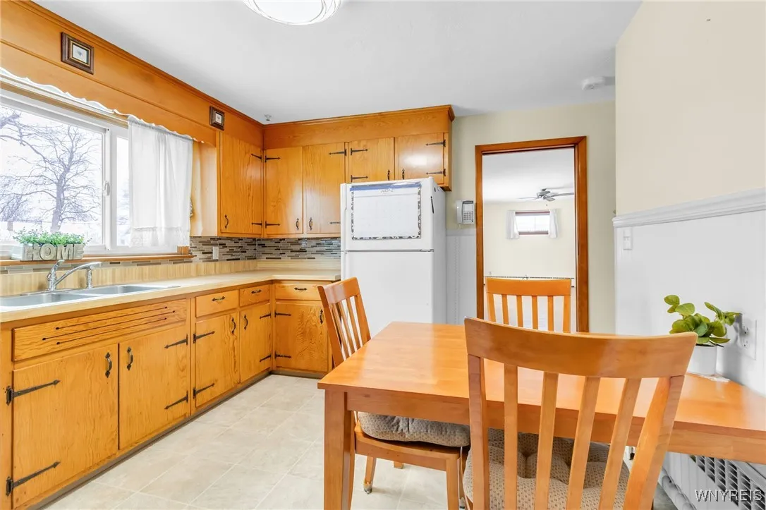116 Glencove Road, Tonawanda-town, New York 14223, Tonawanda, New York 14223, 3 Bedrooms Bedrooms, 6 Rooms Rooms,1 BathroomBathrooms,Residential,Closed,116 Glencove Road, Tonawanda-town, New York 14223,0,B1586444