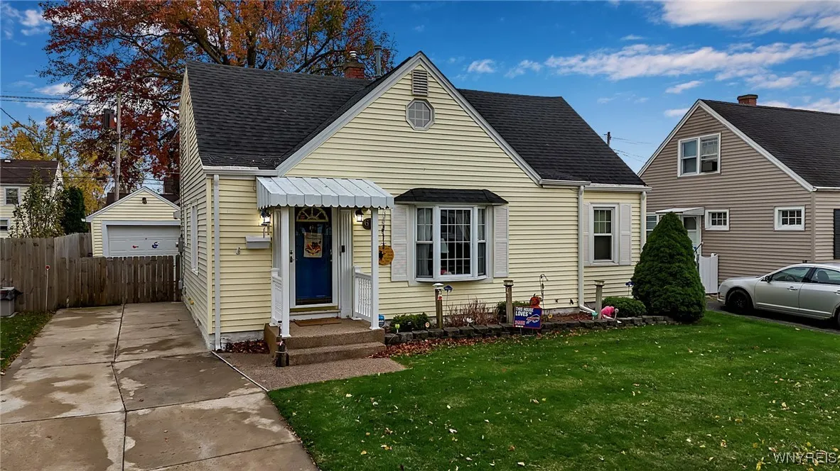 68 Fowler Avenue, Tonawanda-town, New York 14217, Tonawanda, New York 14217, 5 Bedrooms Bedrooms, 9 Rooms Rooms,2 BathroomsBathrooms,Residential,Closed,68 Fowler Avenue, Tonawanda-town, New York 14217,0,B1586773
