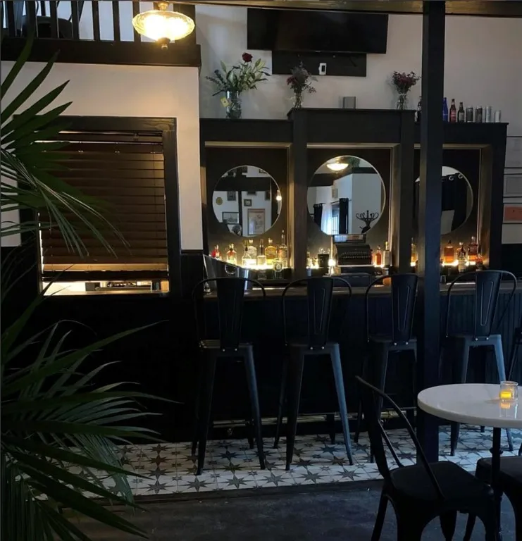 bar