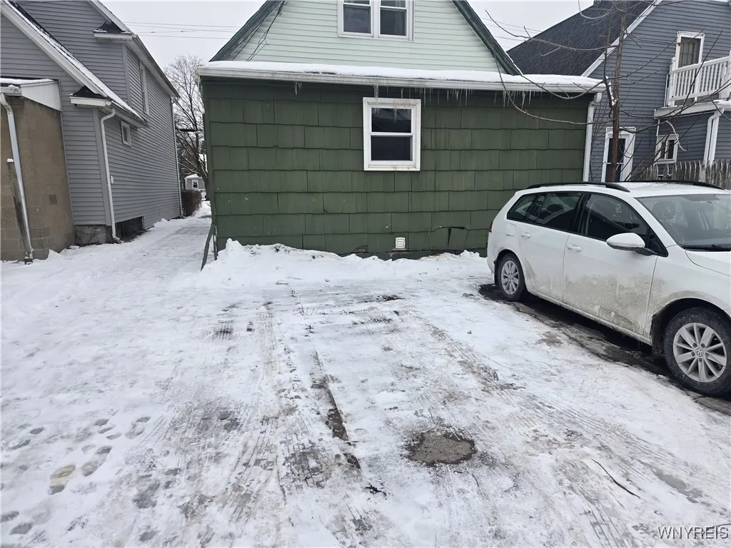 573 Oliver Street, North Tonawanda, New York 14120, North Tonawanda, New York 14120, 4 Bedrooms Bedrooms, ,3 BathroomsBathrooms,Residential,Closed,573 Oliver Street, North Tonawanda, New York 14120,0,B1586432