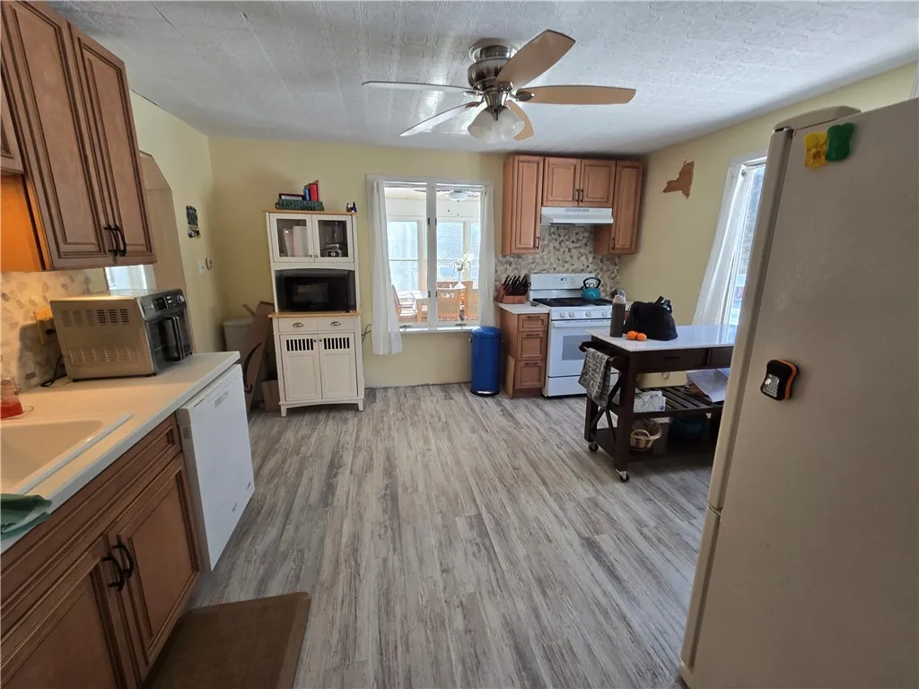 1595 Old Route 17, Rockland, New York 12776, Rockland, New York 12776, 3 Bedrooms Bedrooms, 5 Rooms Rooms,2 BathroomsBathrooms,Residential,Closed,1595 Old Route 17, Rockland, New York 12776,0,R1586465