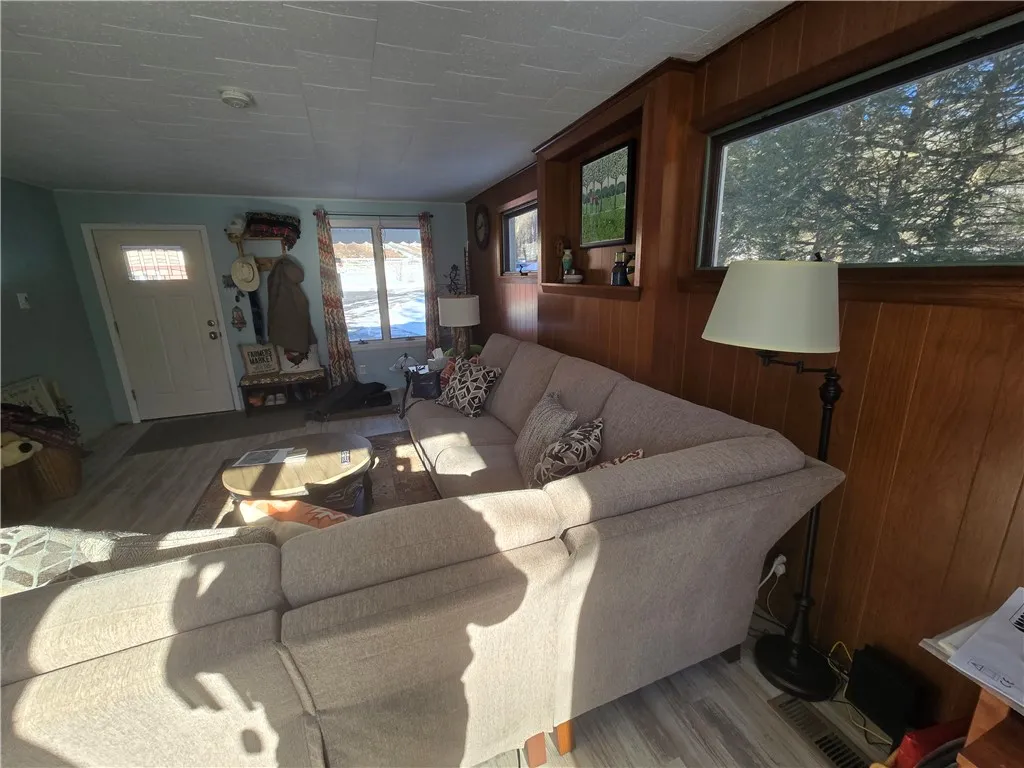 1595 Old Route 17, Rockland, New York 12776, Rockland, New York 12776, 3 Bedrooms Bedrooms, 5 Rooms Rooms,2 BathroomsBathrooms,Residential,Closed,1595 Old Route 17, Rockland, New York 12776,0,R1586465