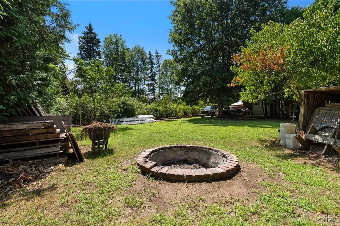 4618 State Route 31, Clay, New York 13041, Clay, New York 13041, 3 Bedrooms Bedrooms, 8 Rooms Rooms,1 BathroomBathrooms,Residential,Closed,4618 State Route 31, Clay, New York 13041,0,S1586136