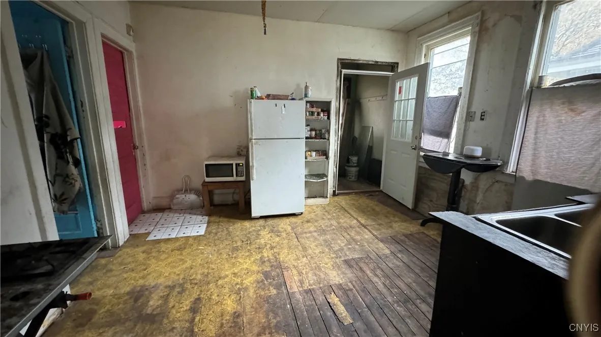 32 Waverly Place 34, Utica, New York 13502, Utica, New York 13502, 6 Bedrooms Bedrooms, ,2 BathroomsBathrooms,Residential,Closed,32 Waverly Place 34, Utica, New York 13502,0,S1586957
