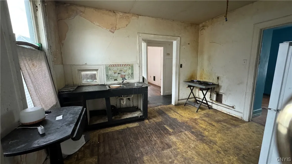 32 Waverly Place 34, Utica, New York 13502, Utica, New York 13502, 6 Bedrooms Bedrooms, ,2 BathroomsBathrooms,Residential,Closed,32 Waverly Place 34, Utica, New York 13502,0,S1586957