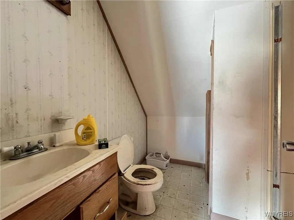 86 Hamburg Street, Buffalo, New York 14204, Buffalo, New York 14204, 6 Bedrooms Bedrooms, ,2 BathroomsBathrooms,Residential,Closed,86 Hamburg Street, Buffalo, New York 14204,0,B1586976
