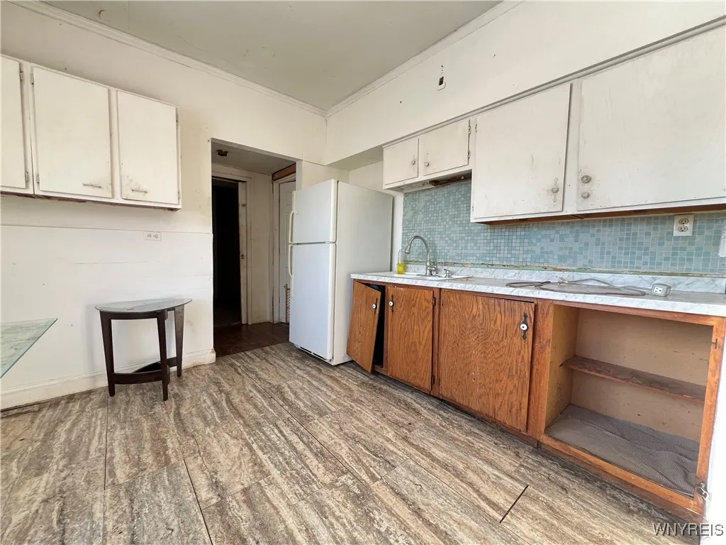 86 Hamburg Street, Buffalo, New York 14204, Buffalo, New York 14204, 6 Bedrooms Bedrooms, ,2 BathroomsBathrooms,Residential,Closed,86 Hamburg Street, Buffalo, New York 14204,0,B1586976
