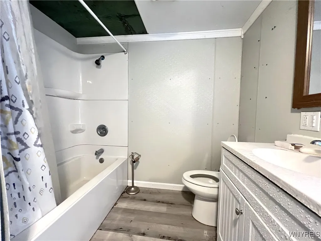 86 Hamburg Street, Buffalo, New York 14204, Buffalo, New York 14204, 6 Bedrooms Bedrooms, ,2 BathroomsBathrooms,Residential,Closed,86 Hamburg Street, Buffalo, New York 14204,0,B1586976