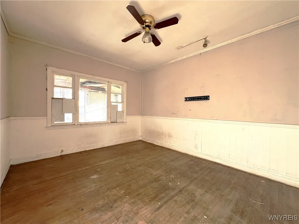 86 Hamburg Street, Buffalo, New York 14204, Buffalo, New York 14204, 6 Bedrooms Bedrooms, ,2 BathroomsBathrooms,Residential,Closed,86 Hamburg Street, Buffalo, New York 14204,0,B1586976