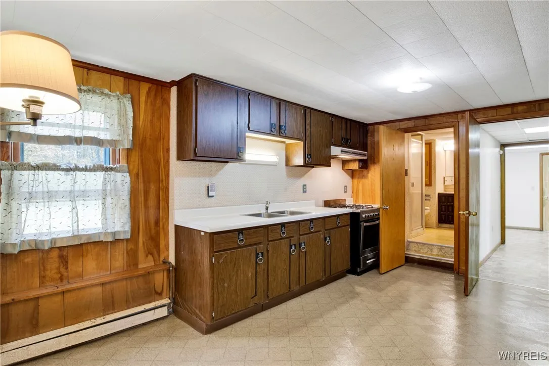 Basement - Kitchen