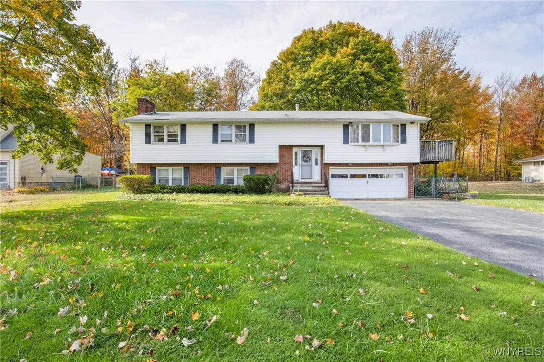 5552 Birchwood Drive, Hamburg, New York 14085, Hamburg, New York 14085, 4 Bedrooms Bedrooms, 9 Rooms Rooms,3 BathroomsBathrooms,Residential,Closed,5552 Birchwood Drive, Hamburg, New York 14085,0,B1586811