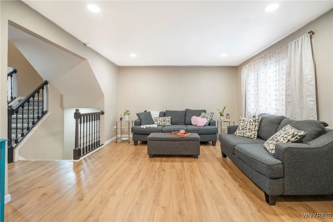 903 Winterset Court, Amherst, New York 14051, Amherst, New York 14051, 3 Bedrooms Bedrooms, 7 Rooms Rooms,2 BathroomsBathrooms,Residential,Closed,903 Winterset Court, Amherst, New York 14051,0,B1587062