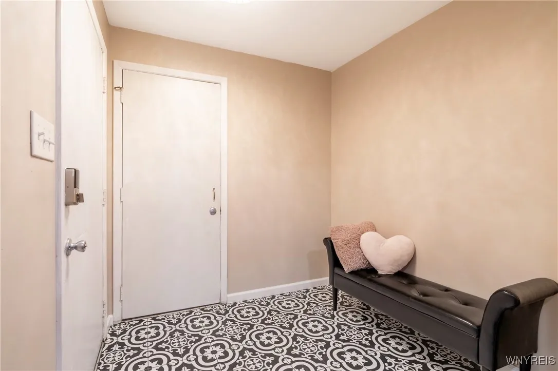 903 Winterset Court, Amherst, New York 14051, Amherst, New York 14051, 3 Bedrooms Bedrooms, 7 Rooms Rooms,2 BathroomsBathrooms,Residential,Closed,903 Winterset Court, Amherst, New York 14051,0,B1587062