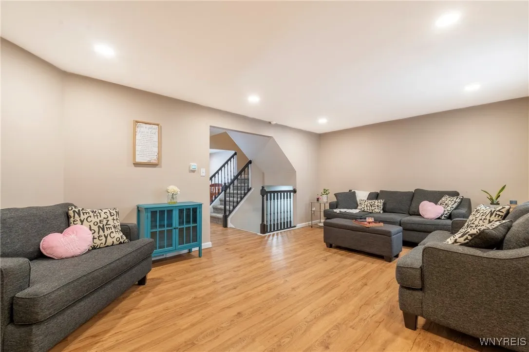 903 Winterset Court, Amherst, New York 14051, Amherst, New York 14051, 3 Bedrooms Bedrooms, 7 Rooms Rooms,2 BathroomsBathrooms,Residential,Closed,903 Winterset Court, Amherst, New York 14051,0,B1587062