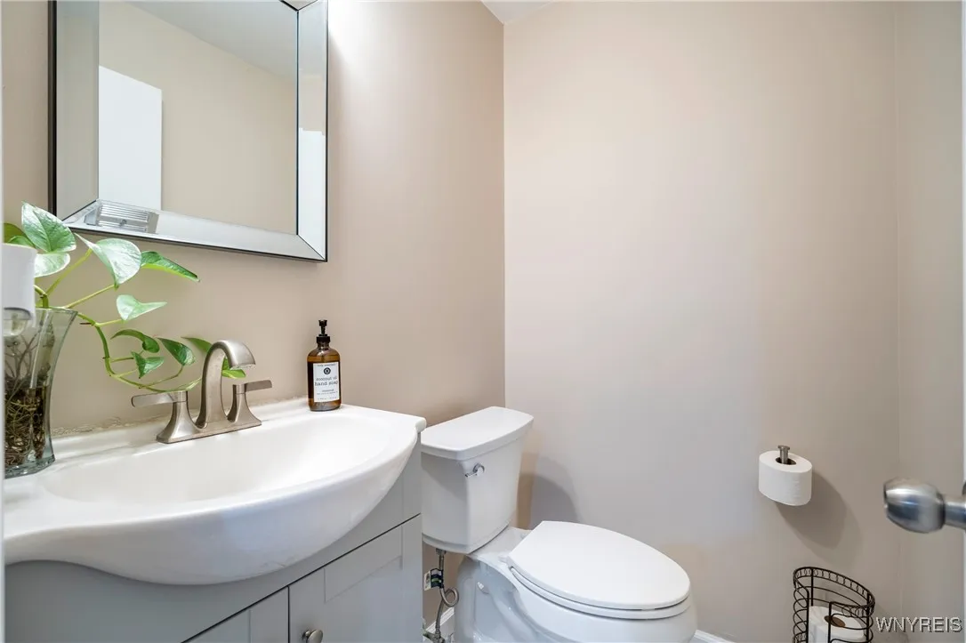 903 Winterset Court, Amherst, New York 14051, Amherst, New York 14051, 3 Bedrooms Bedrooms, 7 Rooms Rooms,2 BathroomsBathrooms,Residential,Closed,903 Winterset Court, Amherst, New York 14051,0,B1587062