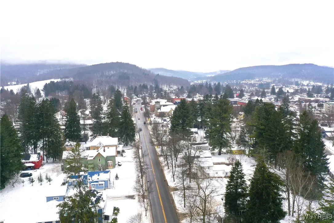 49 Jefferson Street, Ellicottville, New York 14731, Ellicottville, New York 14731, 3 Bedrooms Bedrooms, 7 Rooms Rooms,2 BathroomsBathrooms,Residential,For Sale,49 Jefferson Street, Ellicottville, New York 14731,B1586866