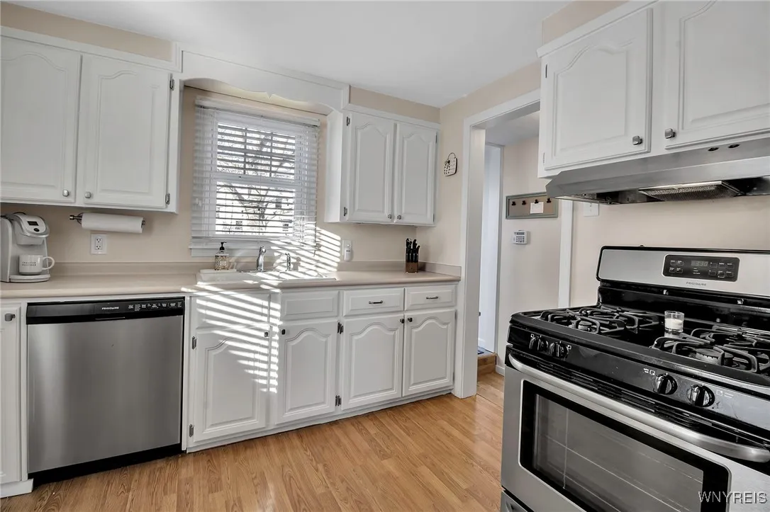 380 Knowlton Avenue, Tonawanda-town, New York 1421, Tonawanda, New York 14217, 4 Bedrooms Bedrooms, 9 Rooms Rooms,1 BathroomBathrooms,Residential,Closed,380 Knowlton Avenue, Tonawanda-town, New York 1421,0,B1587155