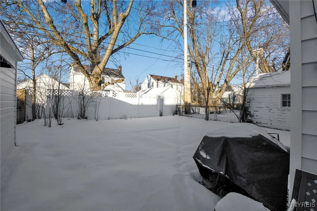 380 Knowlton Avenue, Tonawanda-town, New York 1421, Tonawanda, New York 14217, 4 Bedrooms Bedrooms, 9 Rooms Rooms,1 BathroomBathrooms,Residential,Closed,380 Knowlton Avenue, Tonawanda-town, New York 1421,0,B1587155