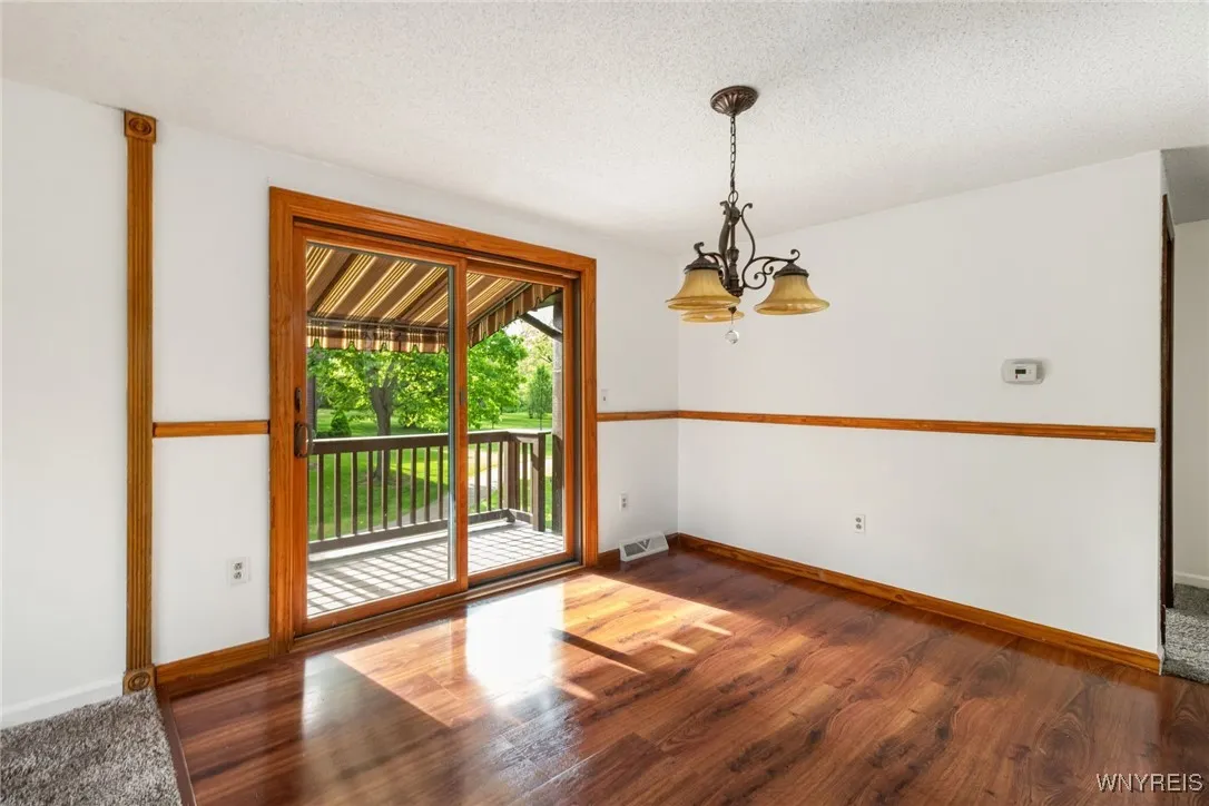 5293e Chestnut Ridge Road E, Orchard Park, New Yor, Orchard Park, New York 14127, 2 Bedrooms Bedrooms, 6 Rooms Rooms,1 BathroomBathrooms,Residential,Closed,5293e Chestnut Ridge Road E, Orchard Park, New Yor,0,B1587239