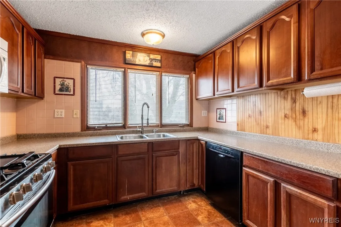 206 Hillcrest Dr, Amherst, New York 14226, Amherst, New York 14226, 4 Bedrooms Bedrooms, 10 Rooms Rooms,2 BathroomsBathrooms,Residential,Closed,206 Hillcrest Dr, Amherst, New York 14226,0,B1587269