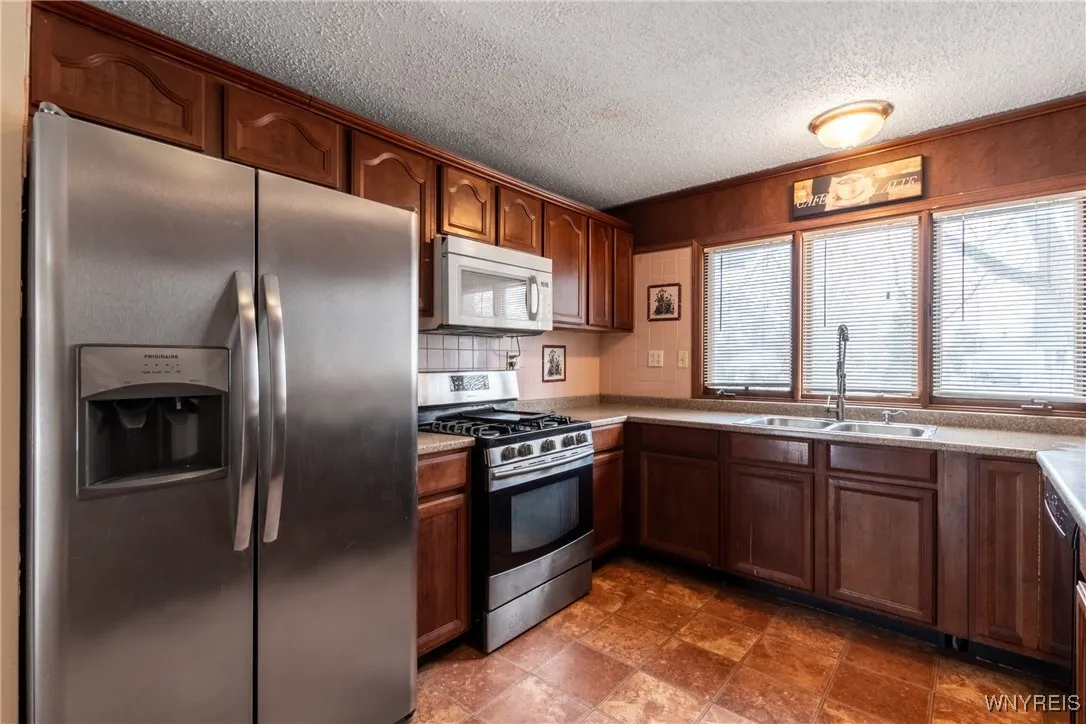 206 Hillcrest Dr, Amherst, New York 14226, Amherst, New York 14226, 4 Bedrooms Bedrooms, 10 Rooms Rooms,2 BathroomsBathrooms,Residential,Closed,206 Hillcrest Dr, Amherst, New York 14226,0,B1587269