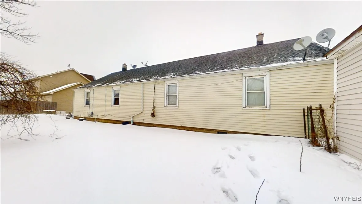 236 Ensminger Road, Tonawanda-town, New York 14150, Tonawanda, New York 14150, 4 Bedrooms Bedrooms, ,2 BathroomsBathrooms,Residential,Closed,236 Ensminger Road, Tonawanda-town, New York 14150,0,B1587078