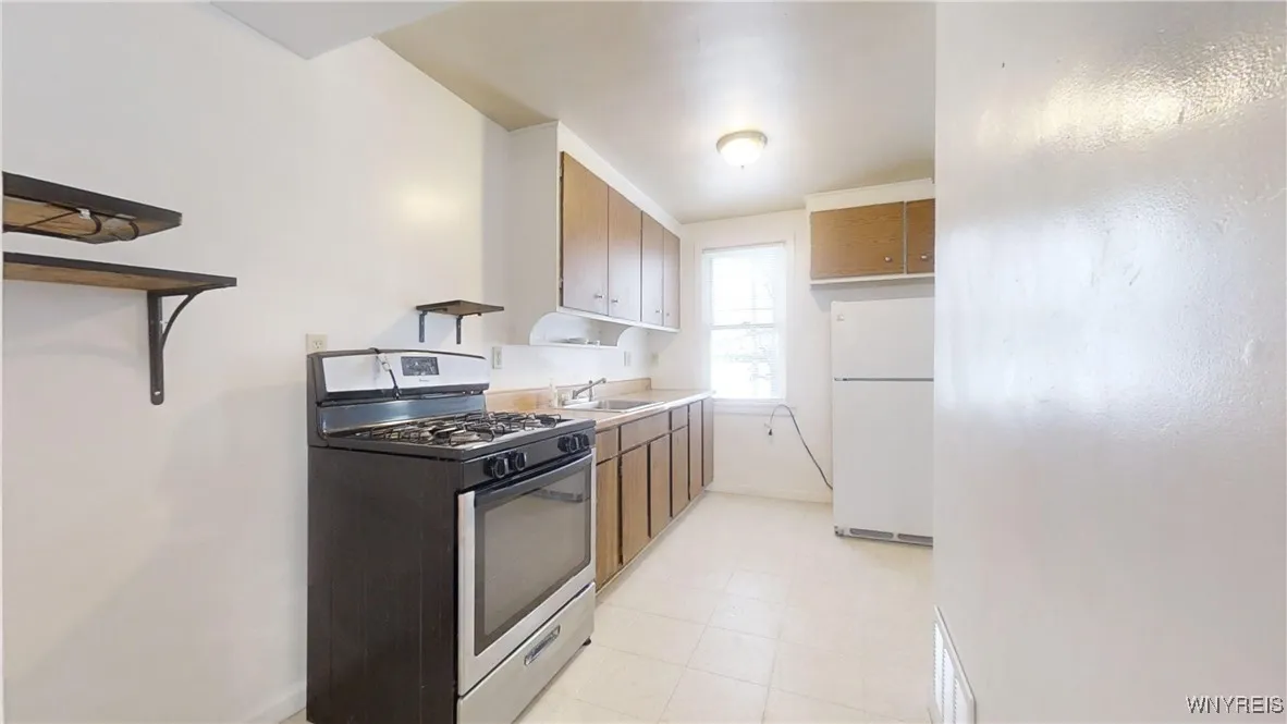 236 Ensminger Road, Tonawanda-town, New York 14150, Tonawanda, New York 14150, 4 Bedrooms Bedrooms, ,2 BathroomsBathrooms,Residential,Closed,236 Ensminger Road, Tonawanda-town, New York 14150,0,B1587078